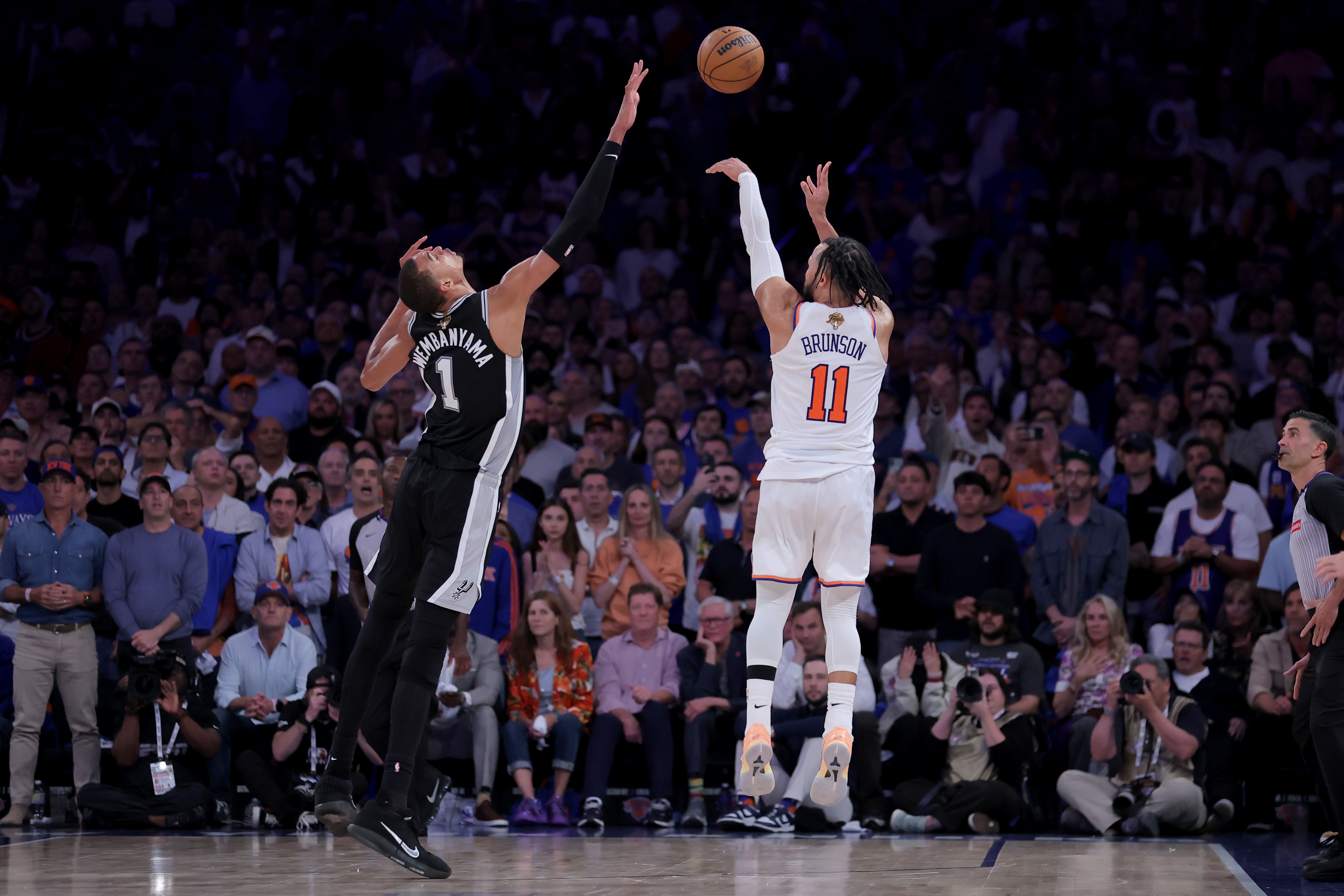 MK体育登录入口-Skip：NBA太偏袒文班 对布伦森做出扎扎垫伦纳德脚的动作却没被吹